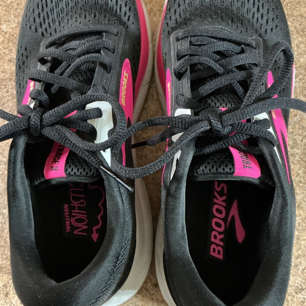 Brooks Women's Athletic Shoes in Black and Pink - Picture 4 of 7